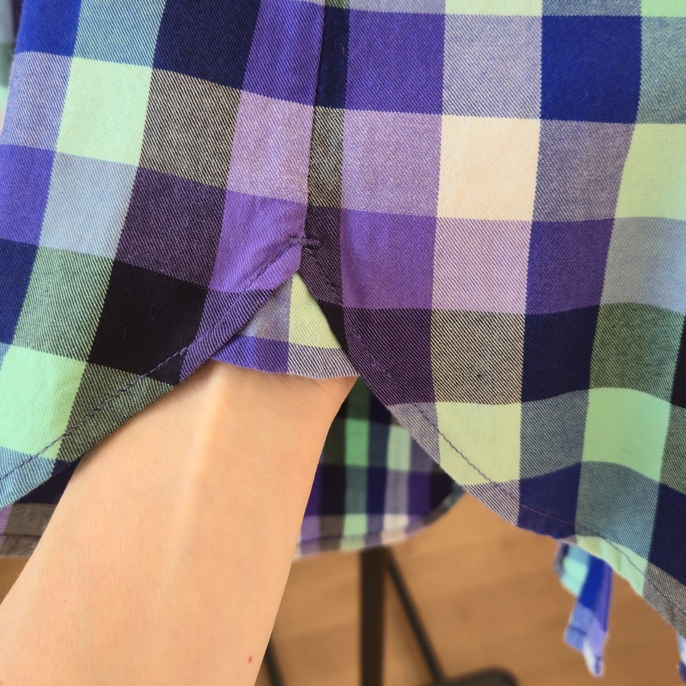 LIKE NEW Talbots Women's Plaid Button-Down Shirt Green, Purple, Blue - 8P - Picture 9 of 10